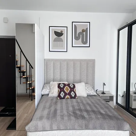 Bb W Centrum Z Antresola Krynica Zdroj